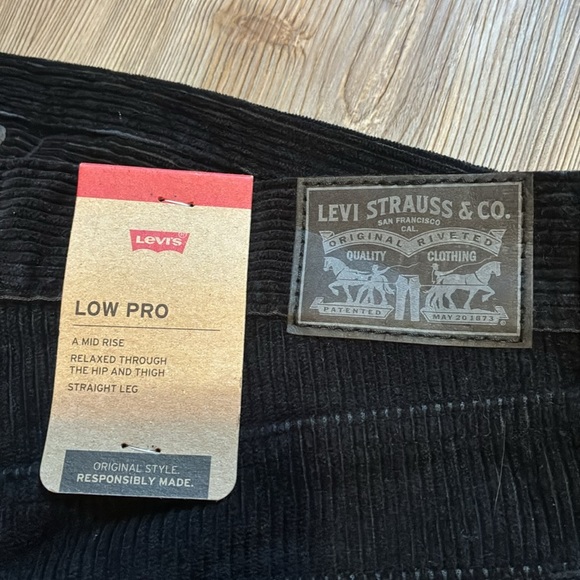 Levi’s Low Pro Straight leg Relaxed Corduroy Pants Black Womens 29 NEW - Picture 5 of 13
